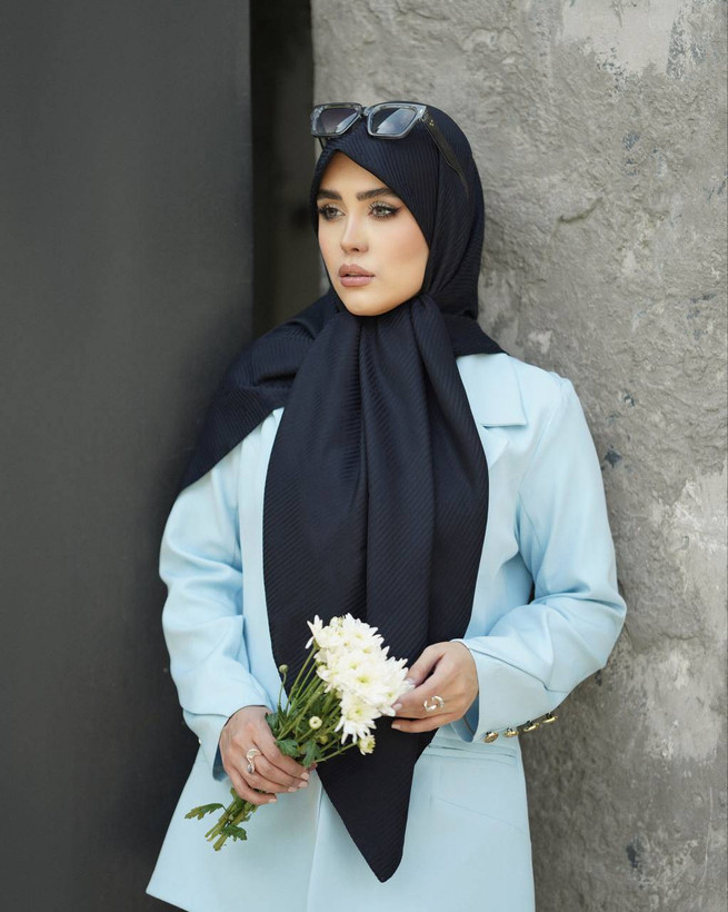 روسری زنانه نخ ژاکارد دیور چهارفصل قواره ۱۳۰