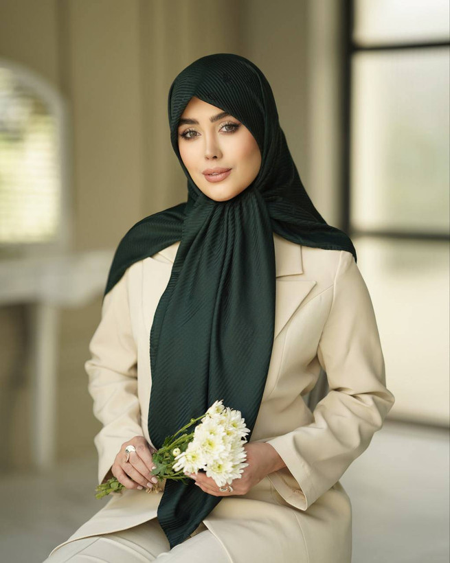 روسری زنانه نخ ژاکارد دیور چهارفصل قواره ۱۳۰