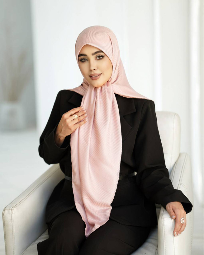 روسری زنانه نخ ژاکارد دیور چهارفصل قواره ۱۳۰