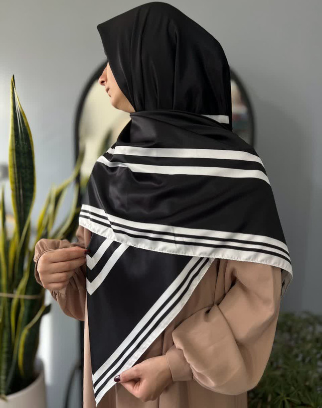 روسری زنانه ابریشم توییل میس رز قواره ۱۳۵