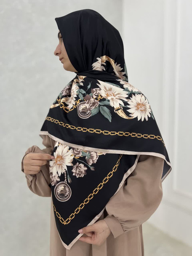 روسری زنانه ابریشم توییل میس رز قواره ۱۳۵(مجموعه اقتصادی)