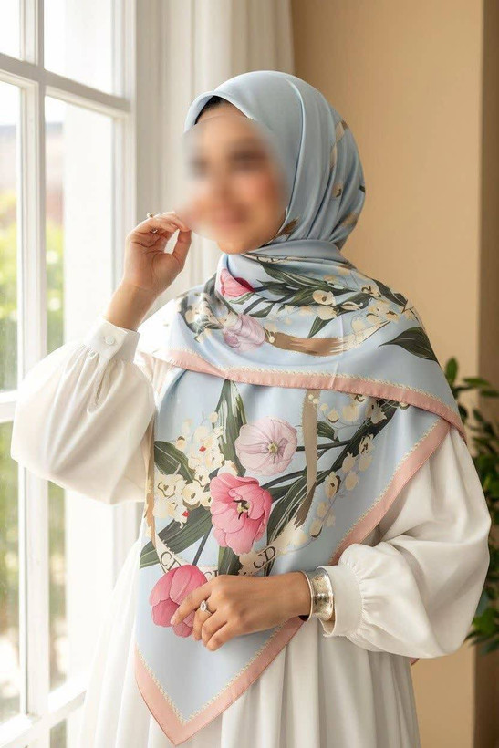 روسری زنانه ابریشم توییل میس رز قواره ۱۳۵(مجموعه اقتصادی)