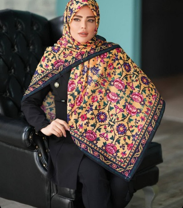 روسری زنانه کرپنخ میس رز قواره ۱۴۰