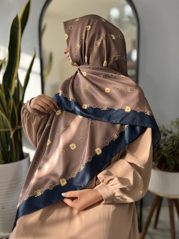 روسری زنانه ساتن ابریشم میس رز قواره ۱۴۰(مجموعه اقتصادی)