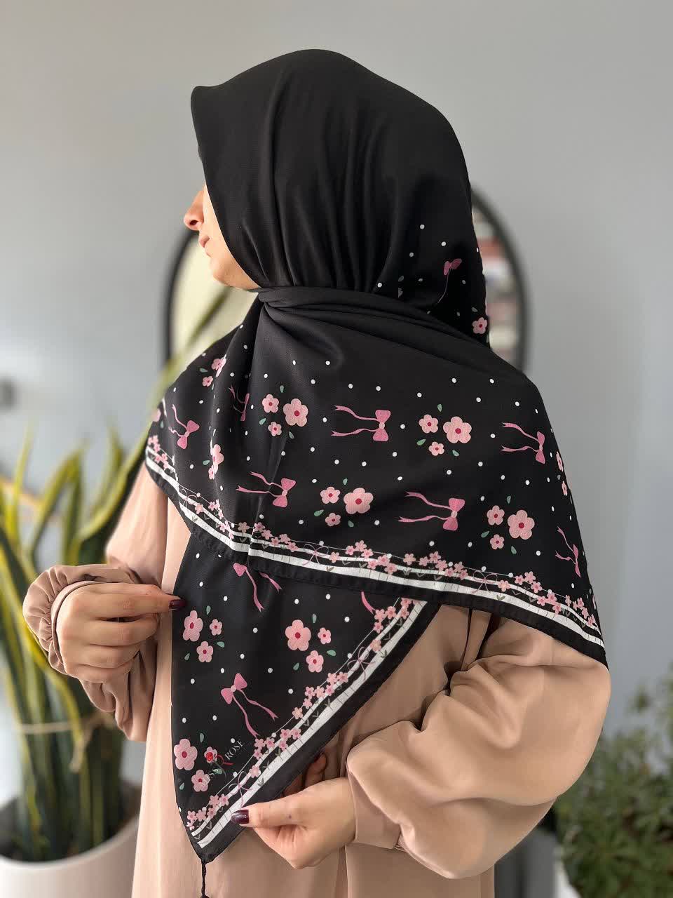 روسری زنانه سوپرنخ میس رز قواره ۱۲۰(مجموعه اقتصادی)
