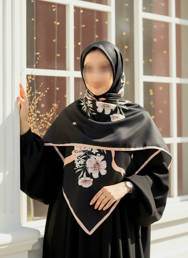 روسری زنانه ابریشم توییل میس رز قواره ۱۳۵(مجموعه اقتصادی)