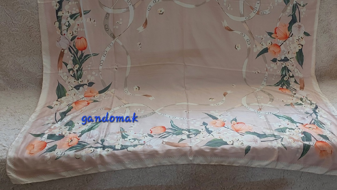 روسری زنانه ابریشم توییل میس رز قواره ۱۳۵(مجموعه اقتصادی)