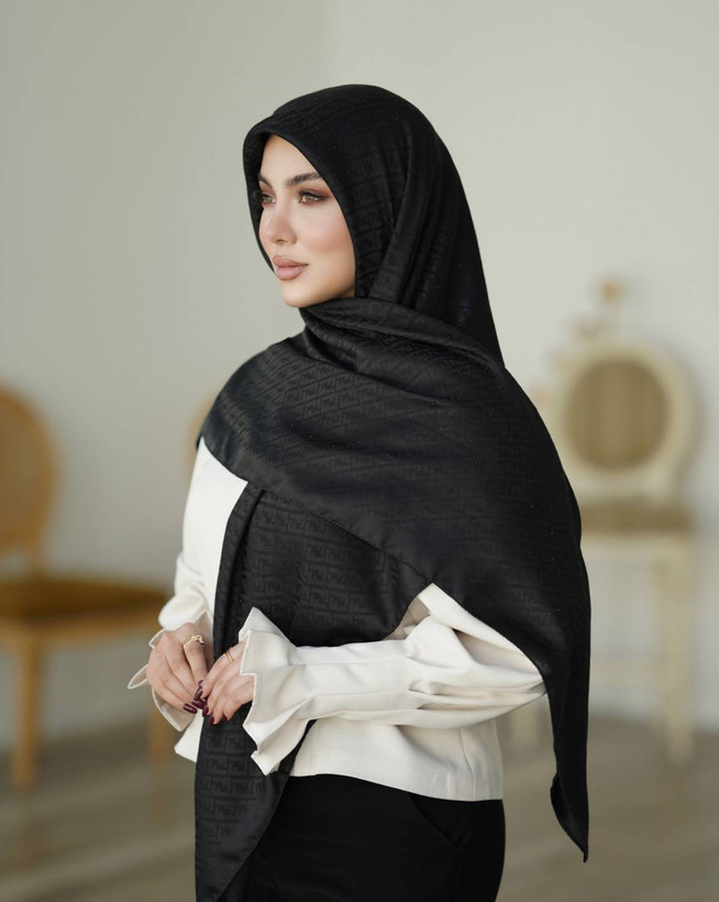 روسری زنانه ژاکارد نگین دار قواره ۱۴۰