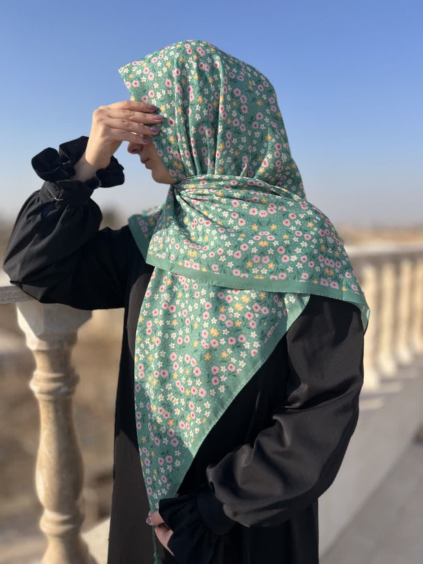 روسری دخترانه سوپرنخ میس رز قواره ۱۲۰(مجموعه اقتصادی)