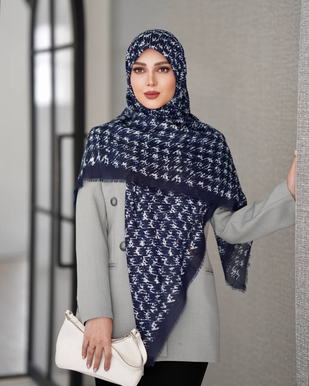 روسری نخ یونیک وارداتی زنانه قواره ۱۳۰