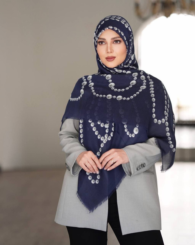 روسری نخ یونیک وارداتی زنانه قواره ۱۳۰