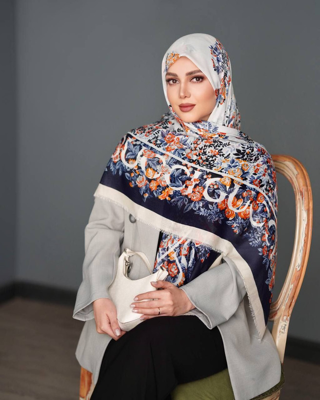 روسری نخ یونیک وارداتی گل دار