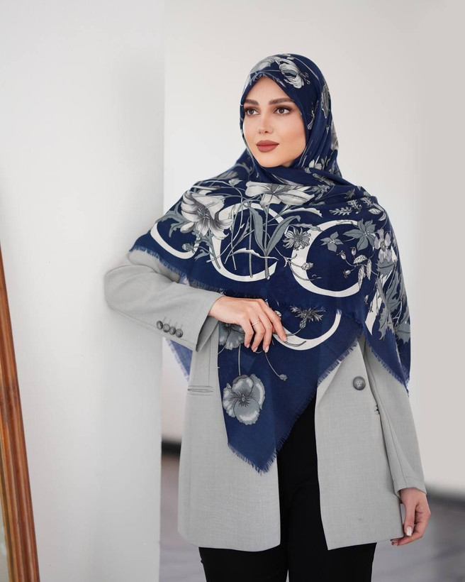 روسری نخ یونیک زنانه گل طوسی