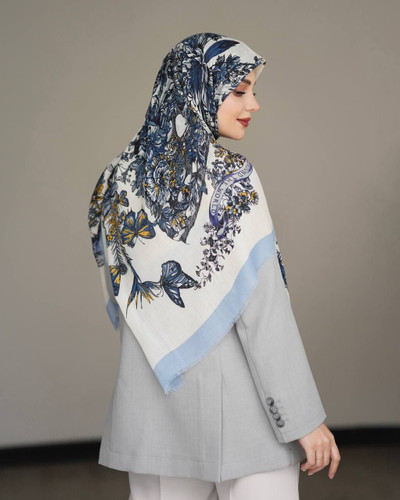 روسری نخ یونیک وارداتی زمینه روشن