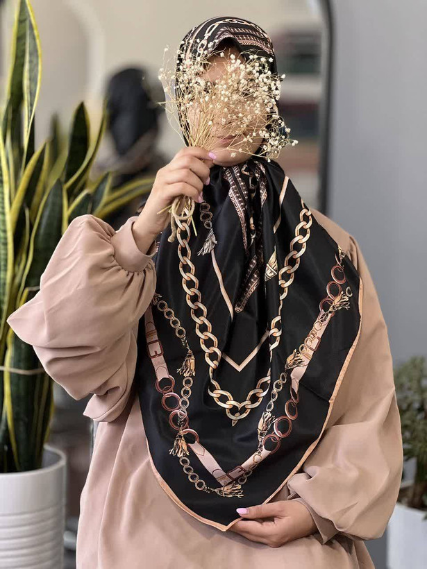 روسری زنانه سوپرنخ میس رز قواره ۱۴۰(مجموعه اقتصادی)