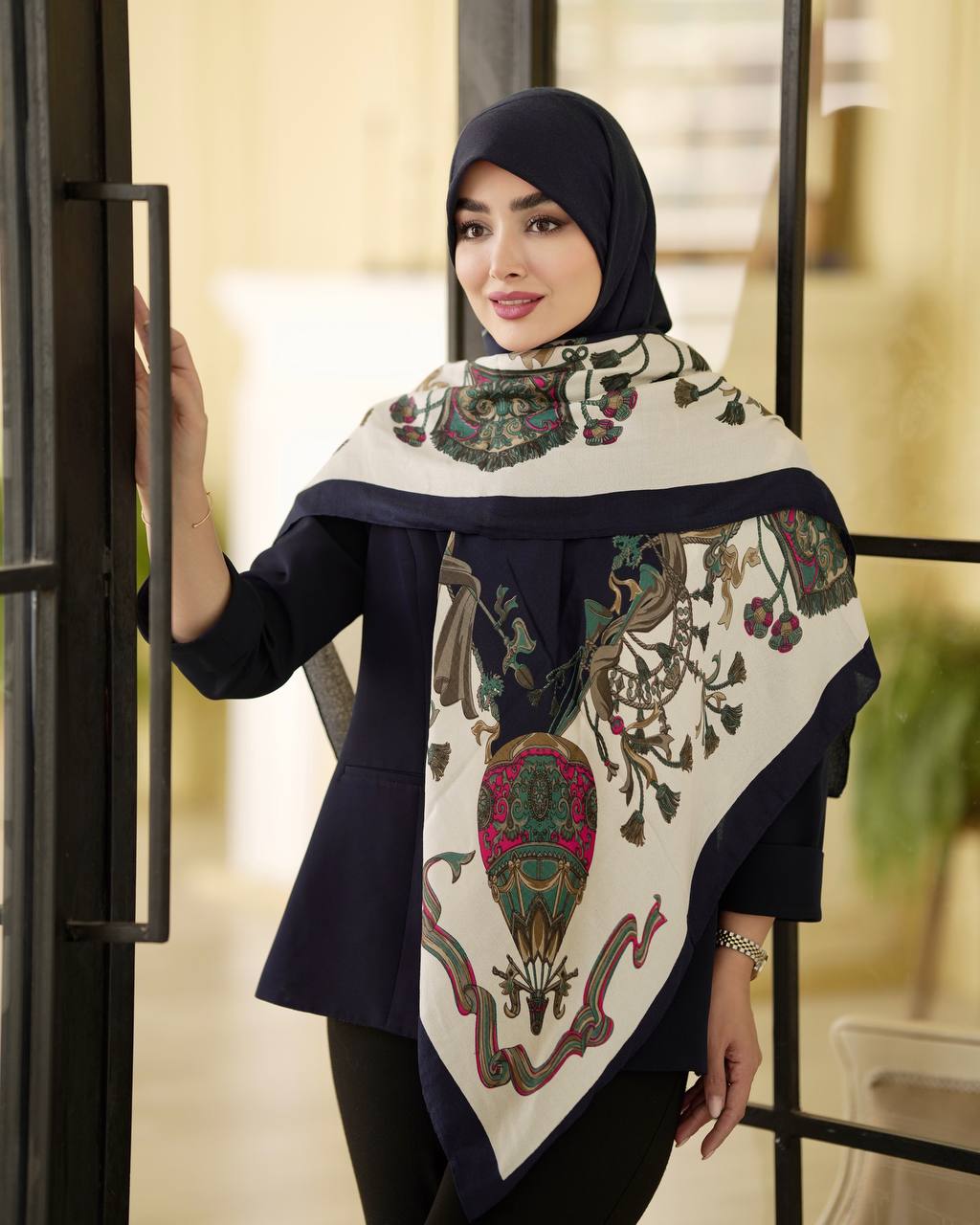 روسری نخی سیااسکارف وسط ساده